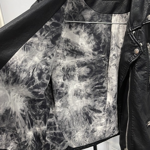 Blank NYC Faux Leather Moto Jacket Size Small 🖤 - Picture 5 of 7